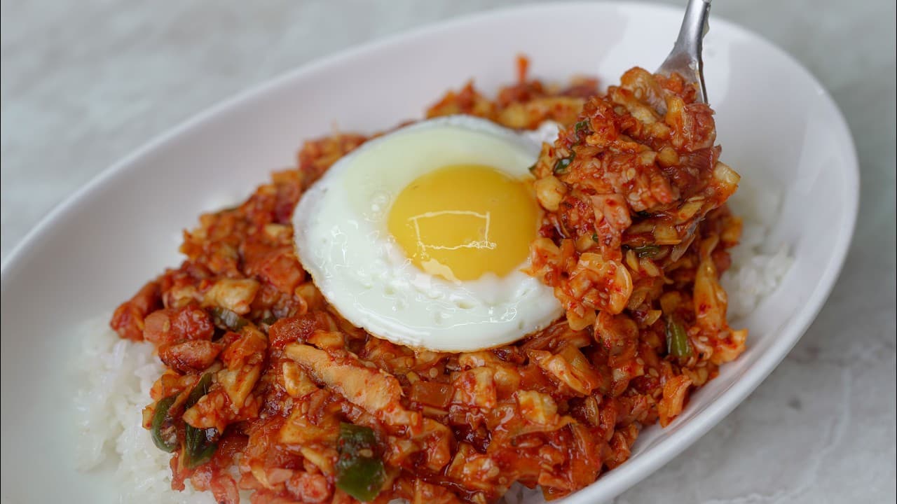 이건 꼭 저장하세요! 집밥 전용 양배추 비빔장 레시피 Thumbnail